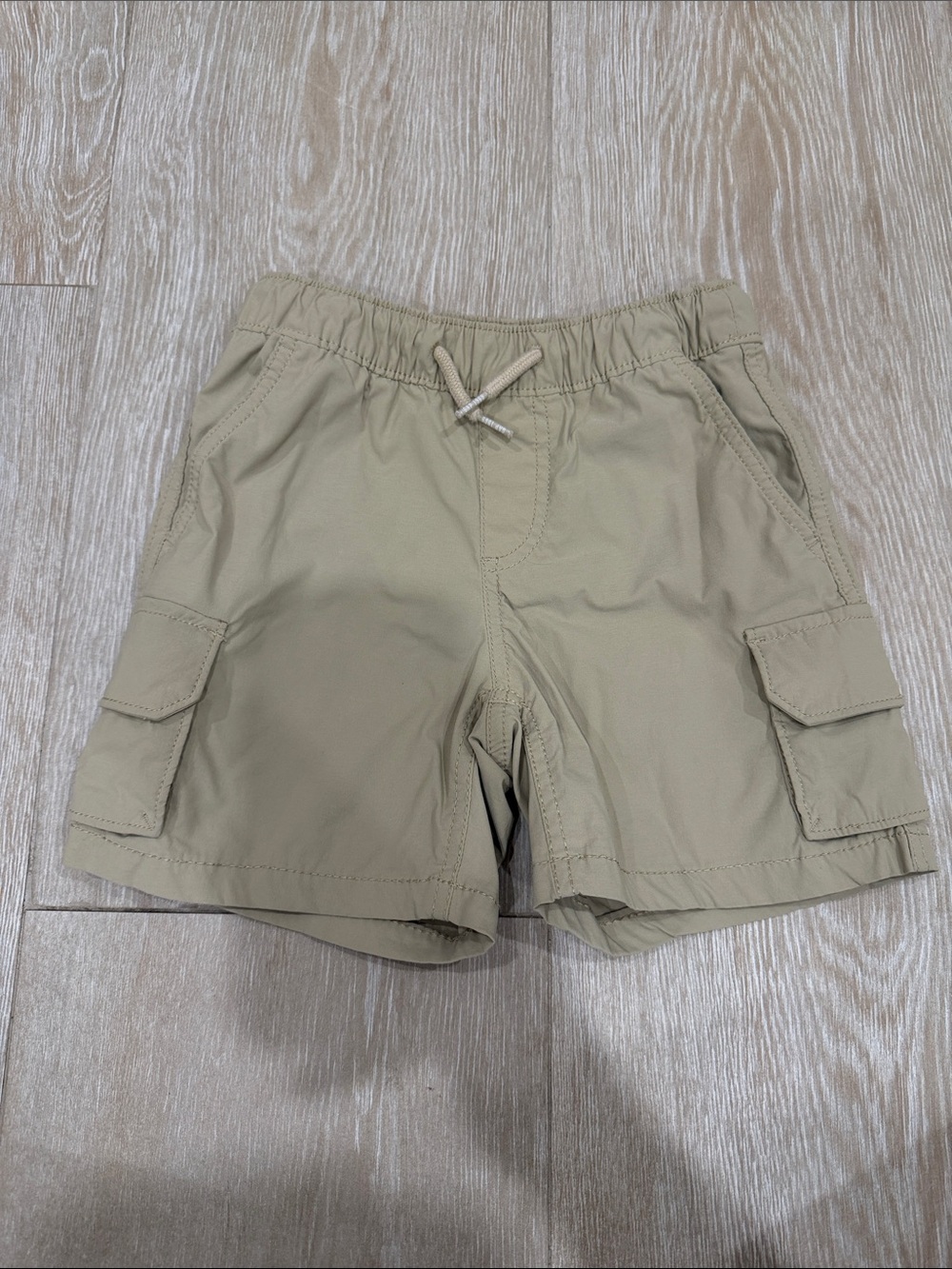 GAP Kids Cargo Shorts in Khaki